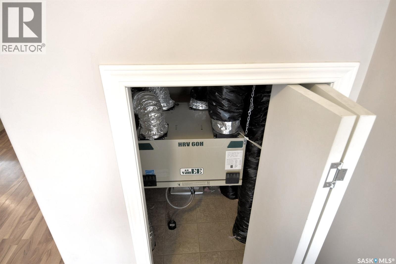 102 1022 Hampton Circle, Saskatoon, SK - Indoor Photo Showing Other Room