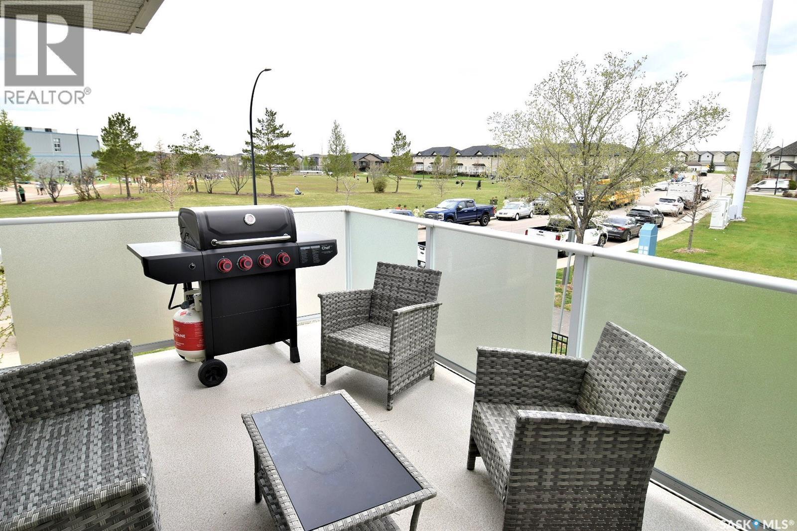 102 1022 Hampton Circle, Saskatoon, SK - Outdoor