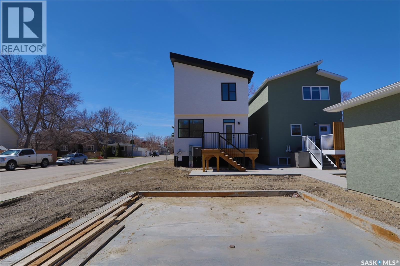 2475 Mcara Street, Regina, SK - Outdoor