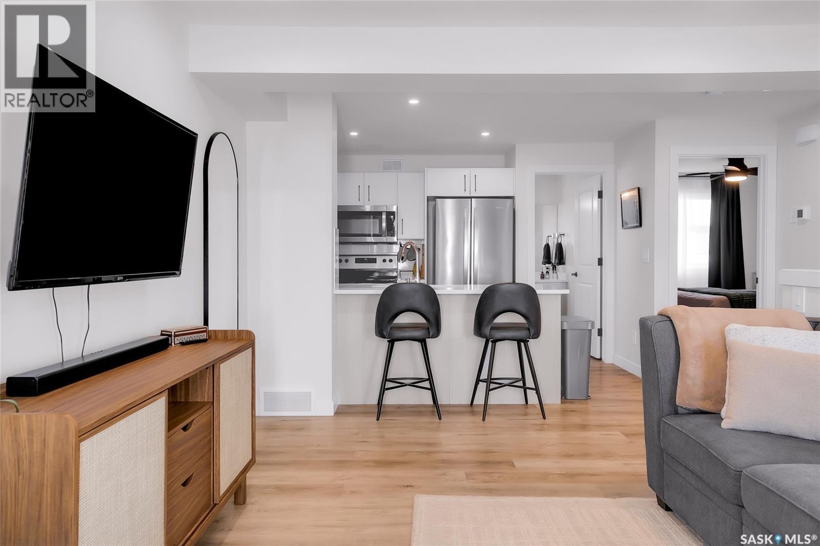 9 651 Dubois Crescent, Saskatoon, SK - Indoor