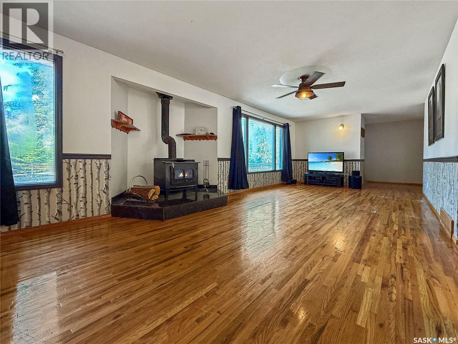 12 5Th Avenue, Candle Lake, SK - Indoor