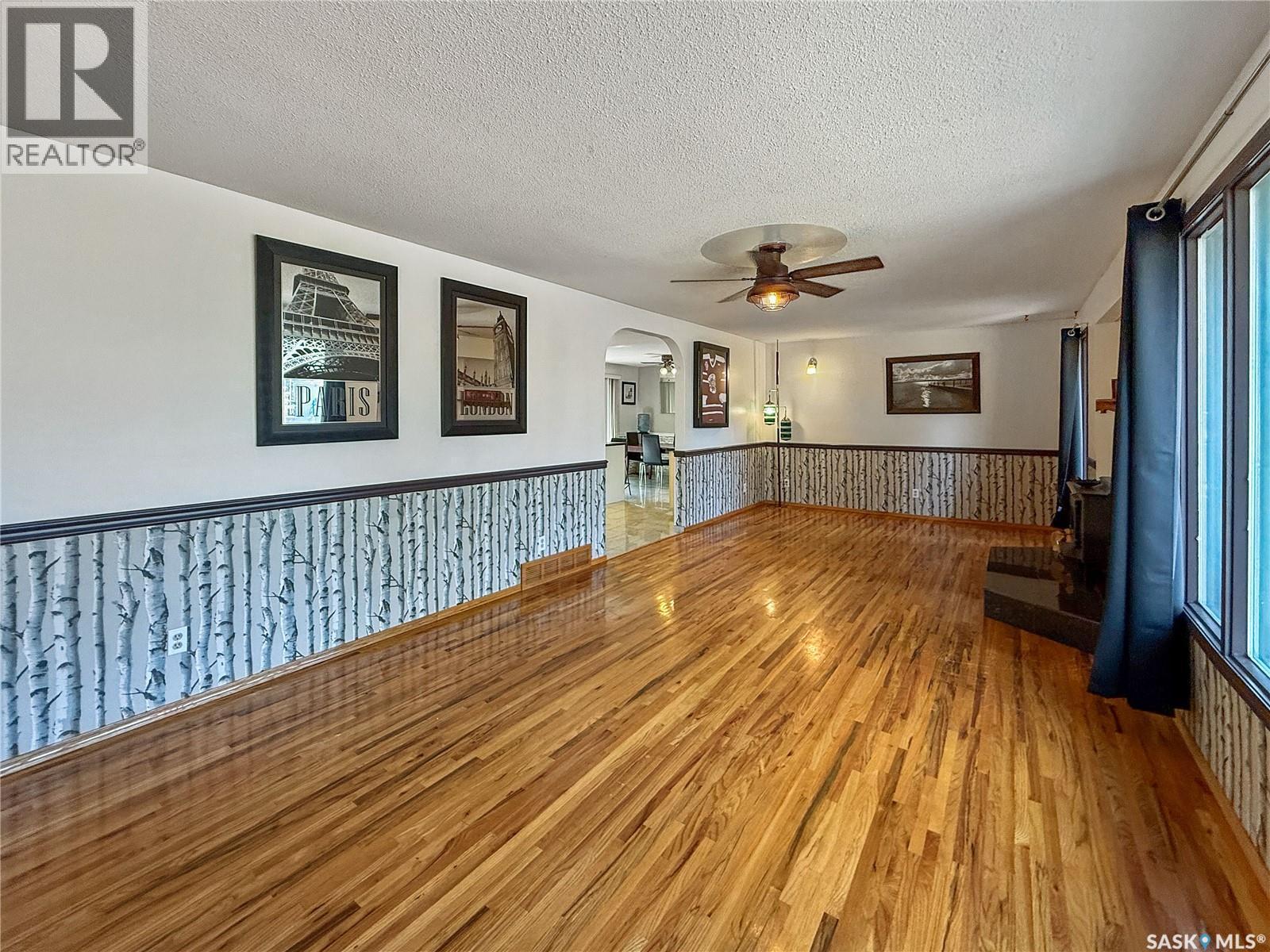 12 5Th Avenue, Candle Lake, SK - Indoor Photo Showing Other Room