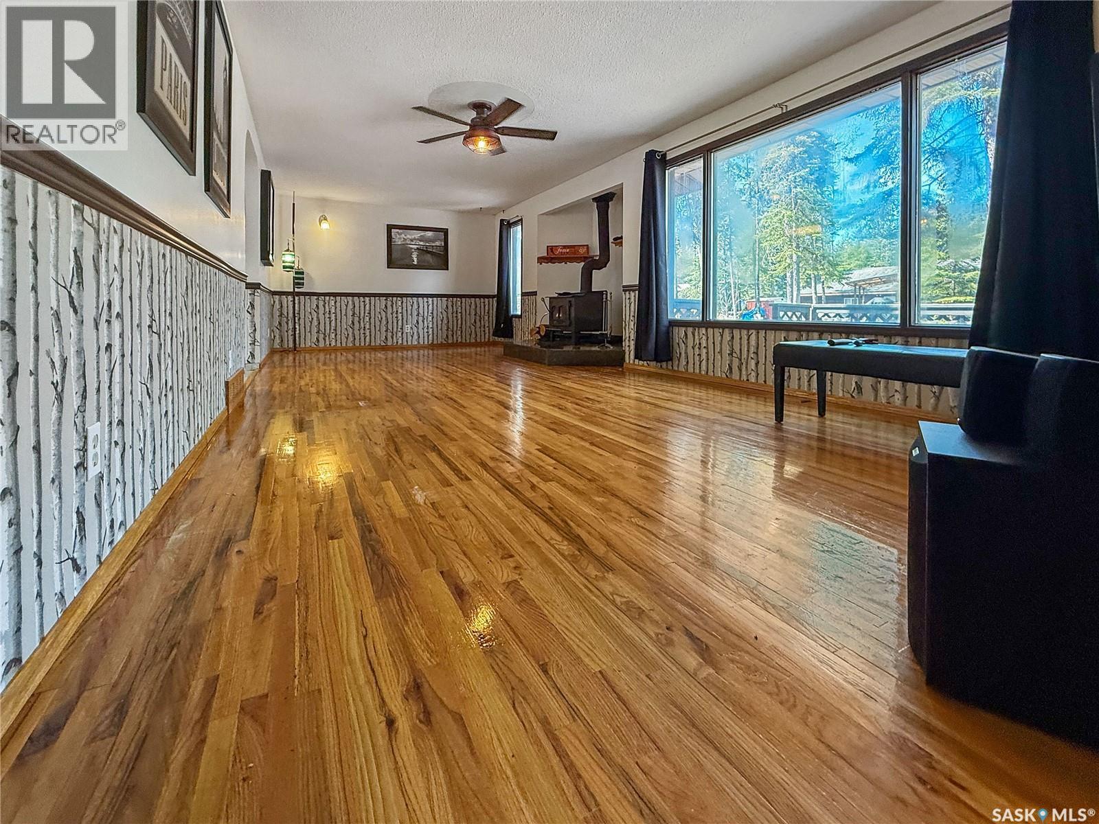 12 5Th Avenue, Candle Lake, SK - Indoor Photo Showing Other Room
