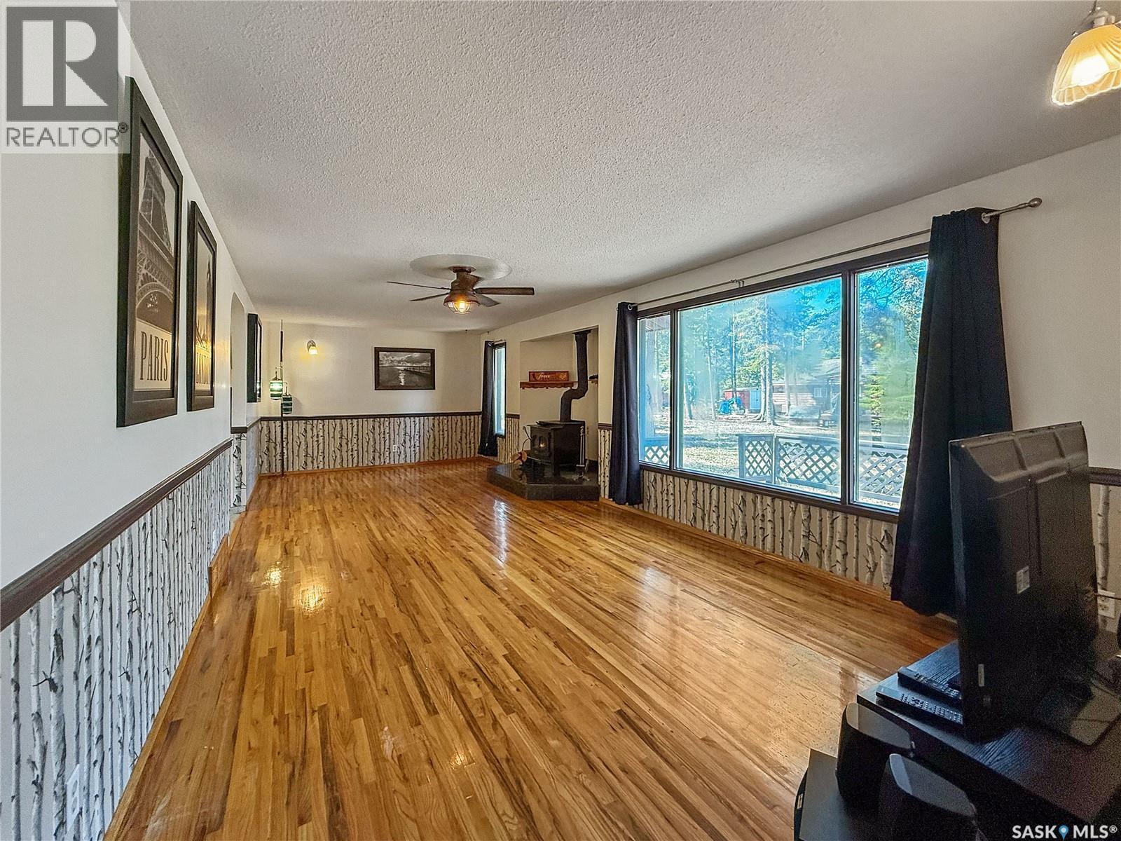 12 5Th Avenue, Candle Lake, SK - Indoor