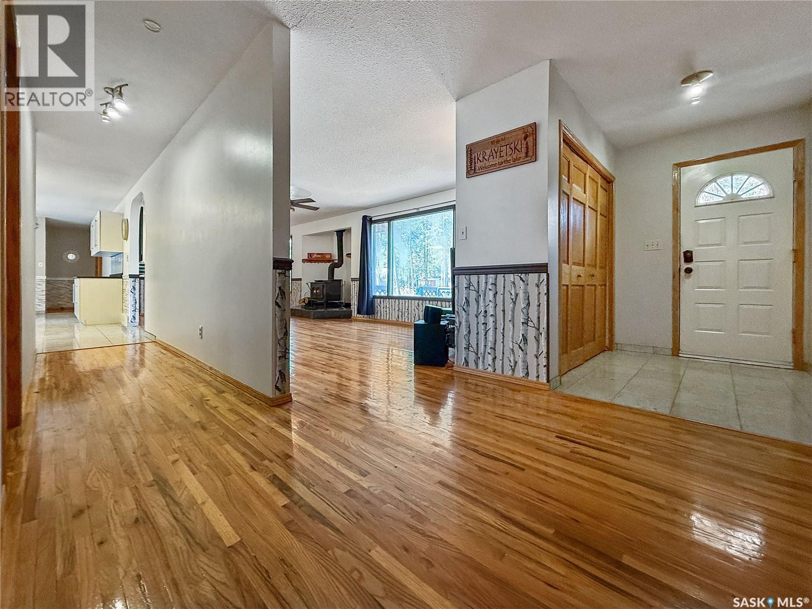 12 5Th Avenue, Candle Lake, SK - Indoor Photo Showing Other Room