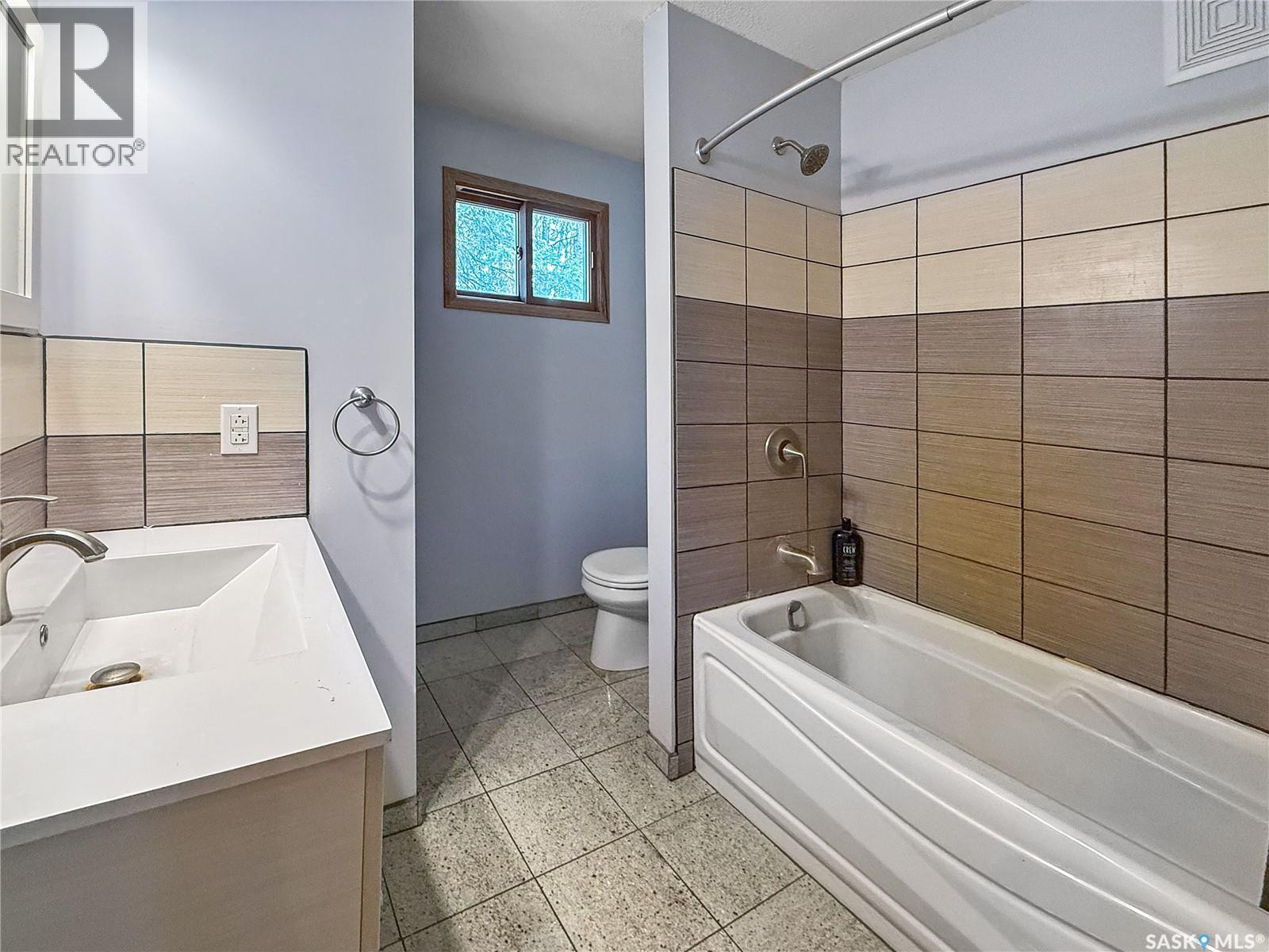 12 5Th Avenue, Candle Lake, SK - Indoor Photo Showing Bathroom