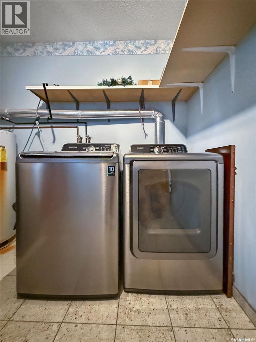 12 5Th Avenue, Candle Lake, SK - Indoor Photo Showing Laundry Room
