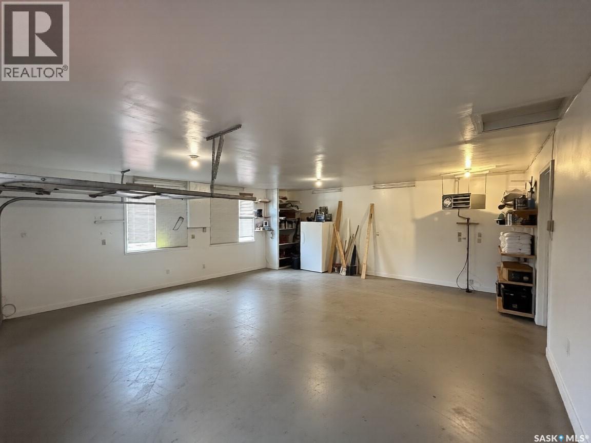12 5Th Avenue, Candle Lake, SK - Indoor Photo Showing Garage