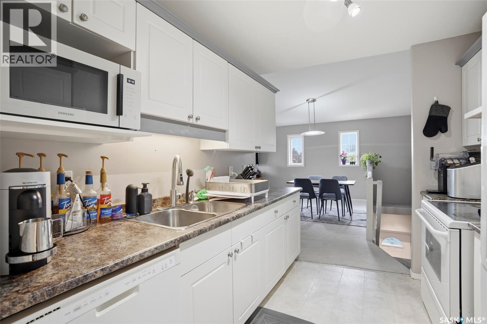 203C 425 Keevil Crescent, Saskatoon, SK - Indoor Photo Showing Kitchen With Double Sink