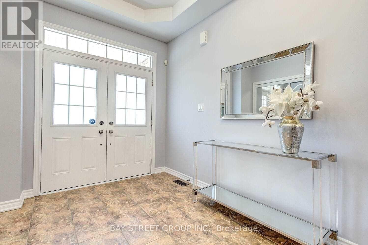 Upper - 134 Ascalon Drive, Vaughan, ON - Indoor Photo Showing Other Room