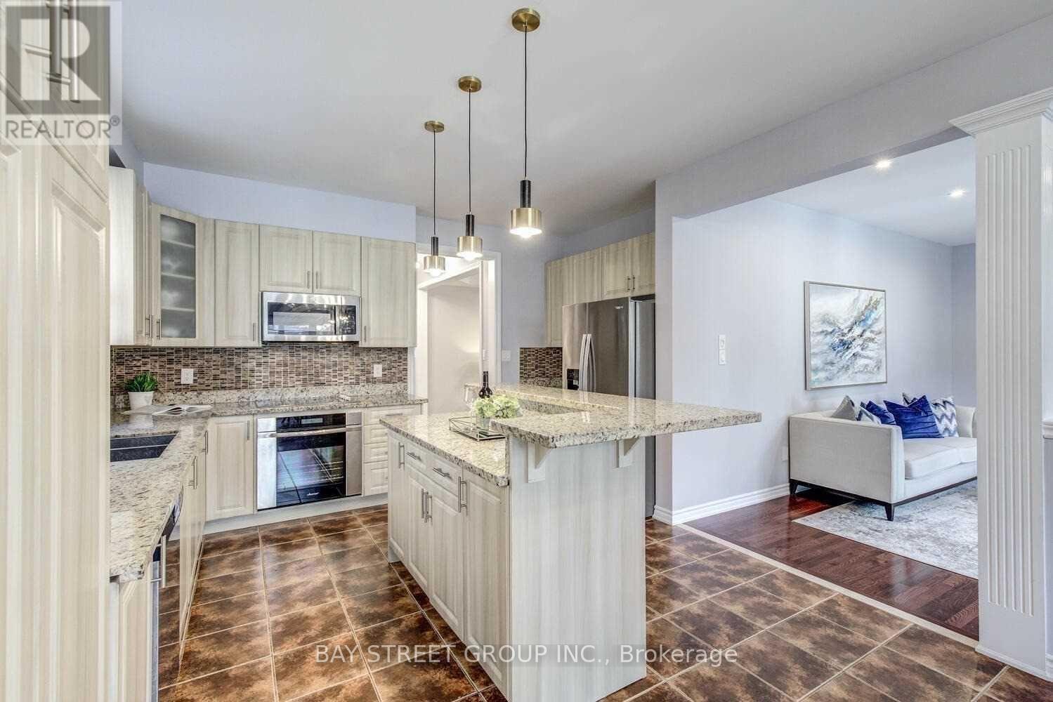 Upper - 134 Ascalon Drive, Vaughan, ON - Indoor Photo Showing Kitchen With Double Sink With Upgraded Kitchen