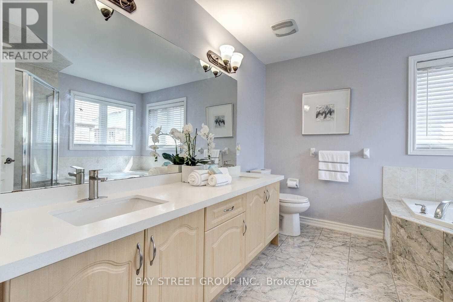 Upper - 134 Ascalon Drive, Vaughan, ON - Indoor Photo Showing Bathroom