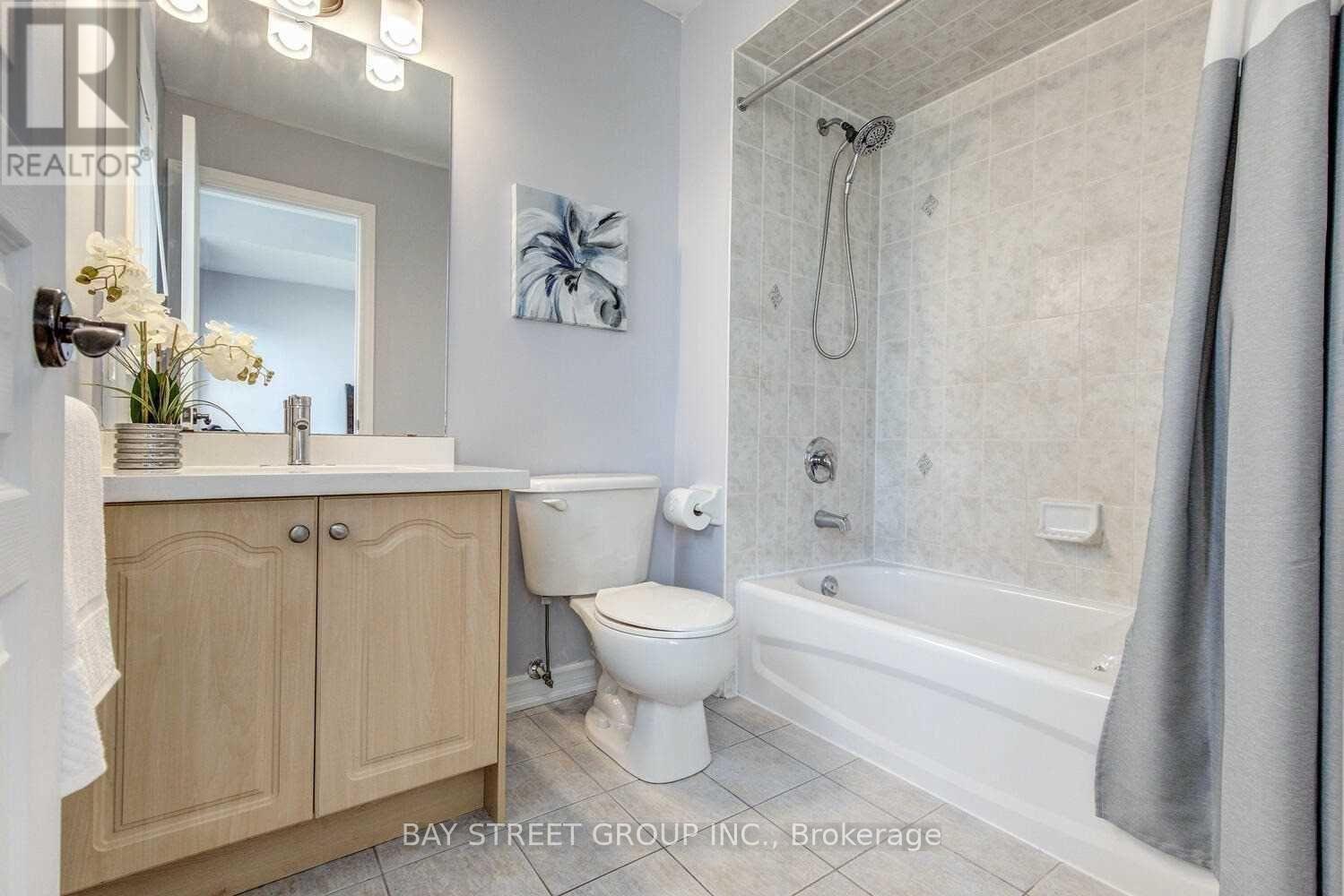 Upper - 134 Ascalon Drive, Vaughan, ON - Indoor Photo Showing Bathroom