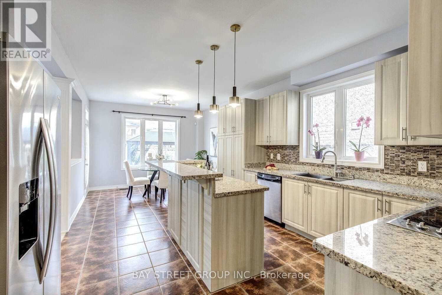 Upper - 134 Ascalon Drive, Vaughan, ON - Indoor Photo Showing Kitchen With Double Sink With Upgraded Kitchen
