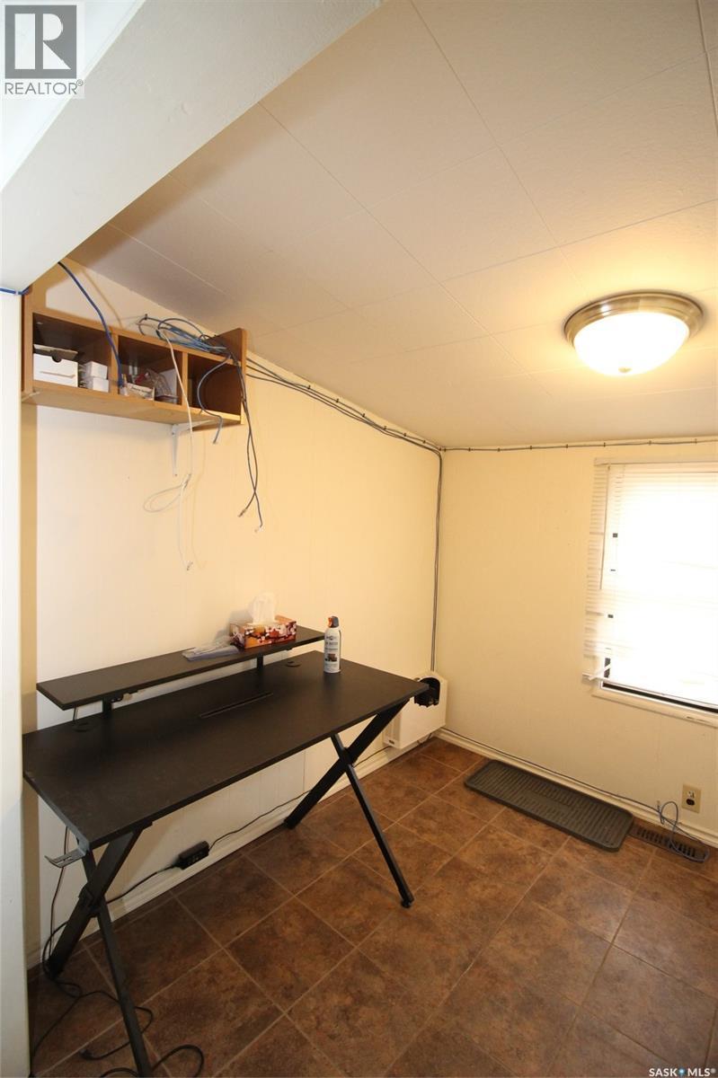 403 4Th Street W, Shaunavon, SK - Indoor Photo Showing Other Room