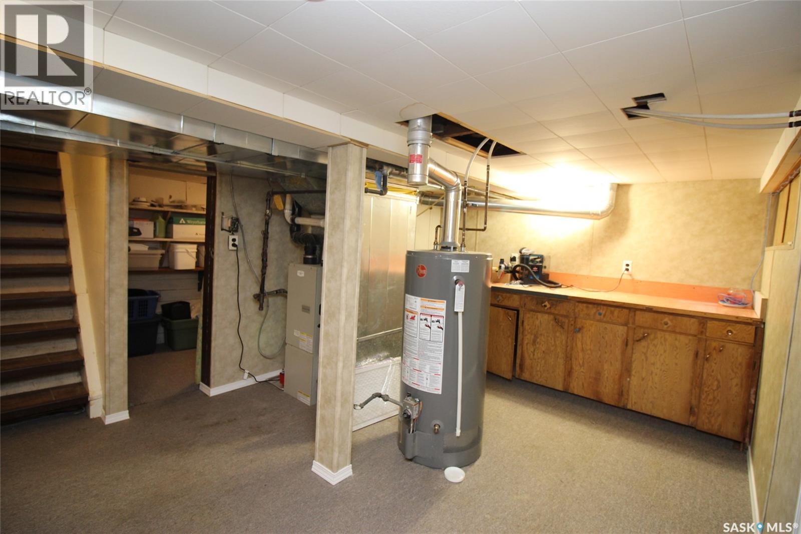 403 4Th Street W, Shaunavon, SK - Indoor Photo Showing Basement