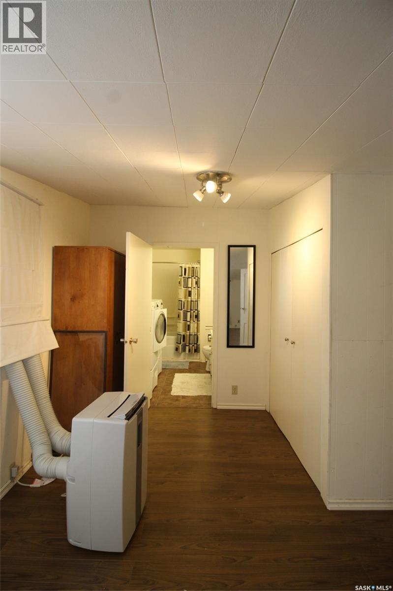 403 4Th Street W, Shaunavon, SK - Indoor Photo Showing Other Room