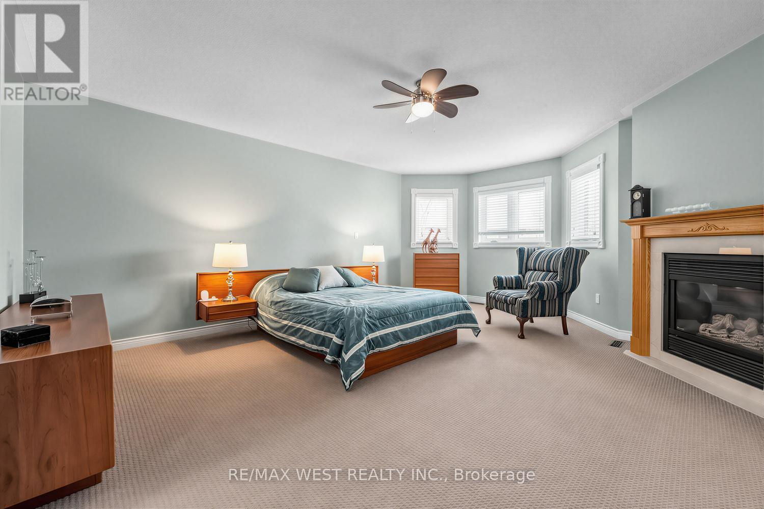 Principal Bedroom - 5519 Windy Hill Court, Mississauga, ON - Indoor Photo Showing Bedroom With Fireplace