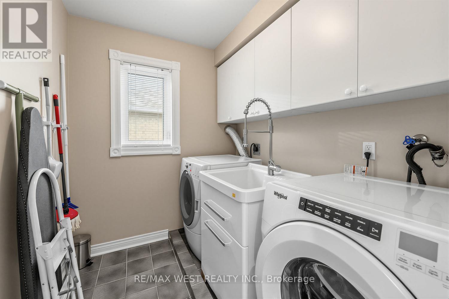 2nd Floor Laundry Room - 5519 Windy Hill Court, Mississauga, ON - Indoor Photo Showing Laundry Room