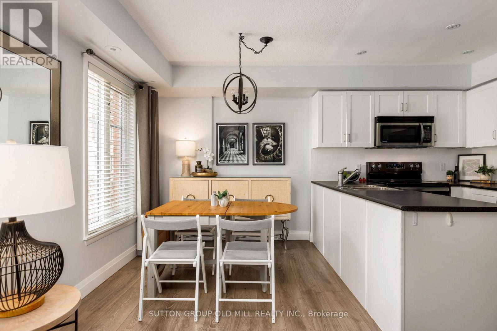 809 - 46 Western Battery Road, Toronto, ON - Indoor