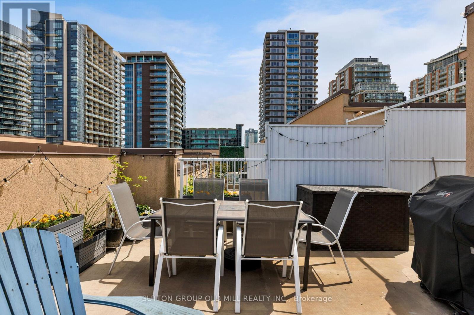 809 - 46 Western Battery Road, Toronto, ON - Outdoor