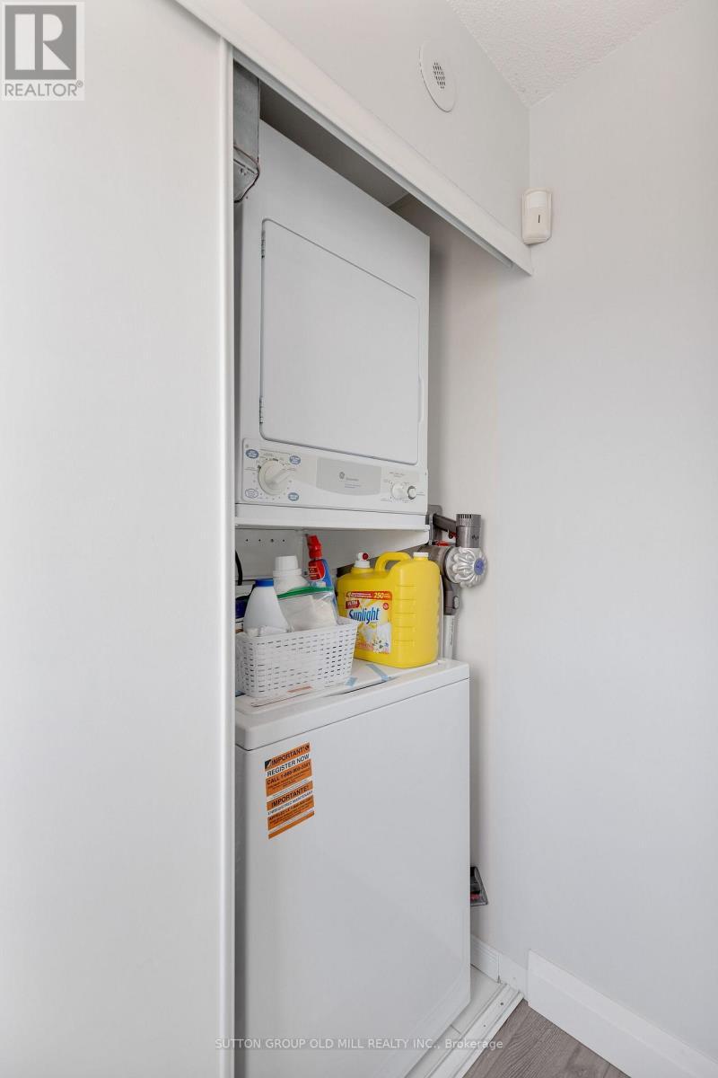 809 - 46 Western Battery Road, Toronto, ON - Indoor Photo Showing Laundry Room