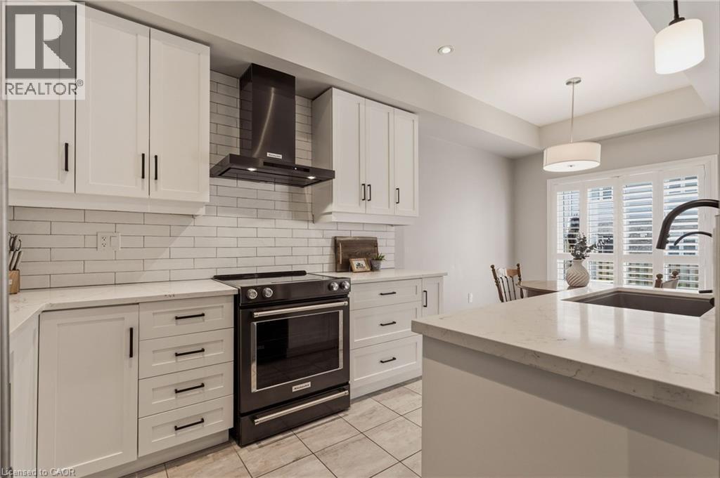 81 Beasley Grove, Ancaster, ON - Indoor Photo Showing Kitchen With Upgraded Kitchen