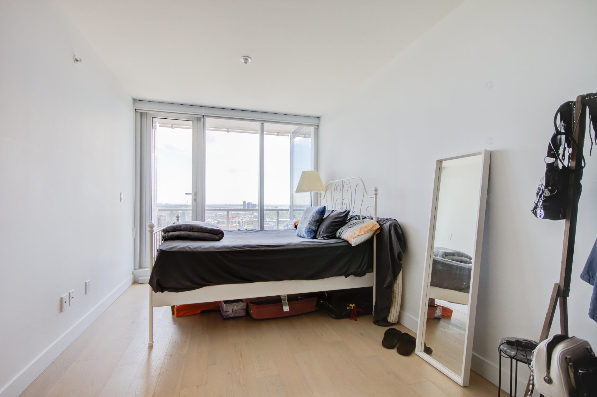 Overall view - 2310-1400 Boul. René-Lévesque O., Montréal (Ville-Marie), QC - Indoor Photo Showing Bedroom