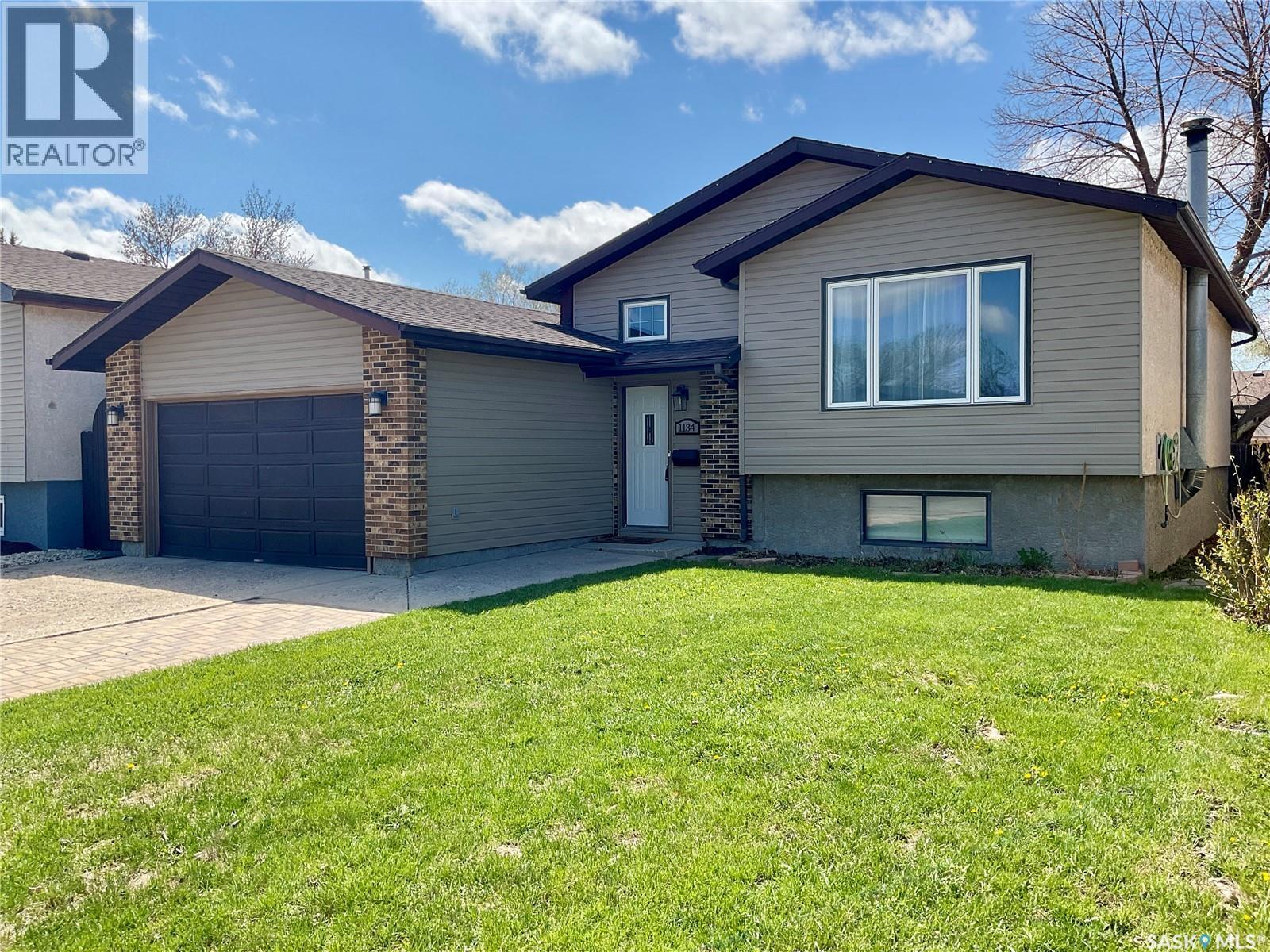 1134 Brown Street, Regina, SK - Outdoor