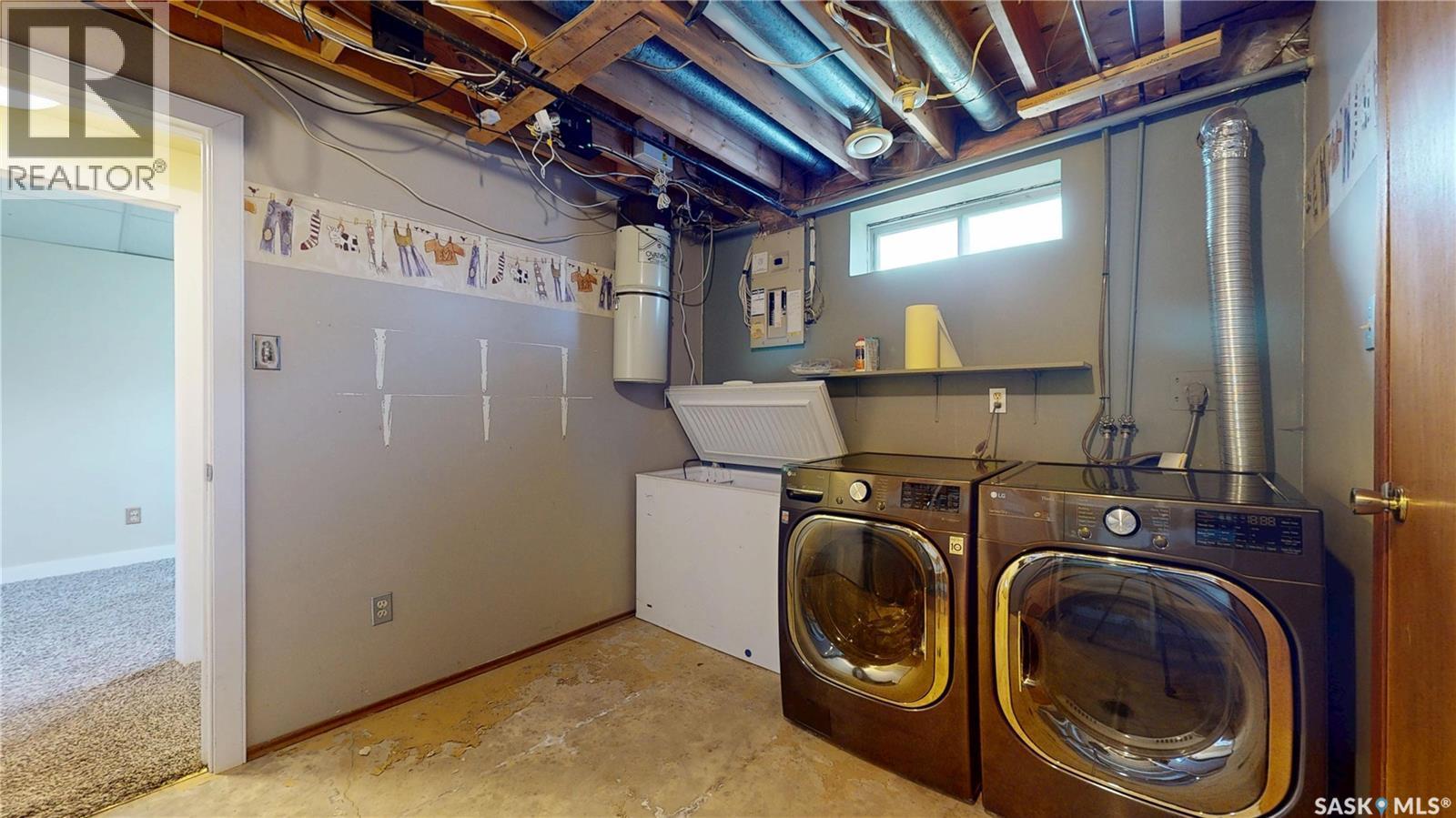 1134 Brown Street, Regina, SK - Indoor Photo Showing Laundry Room