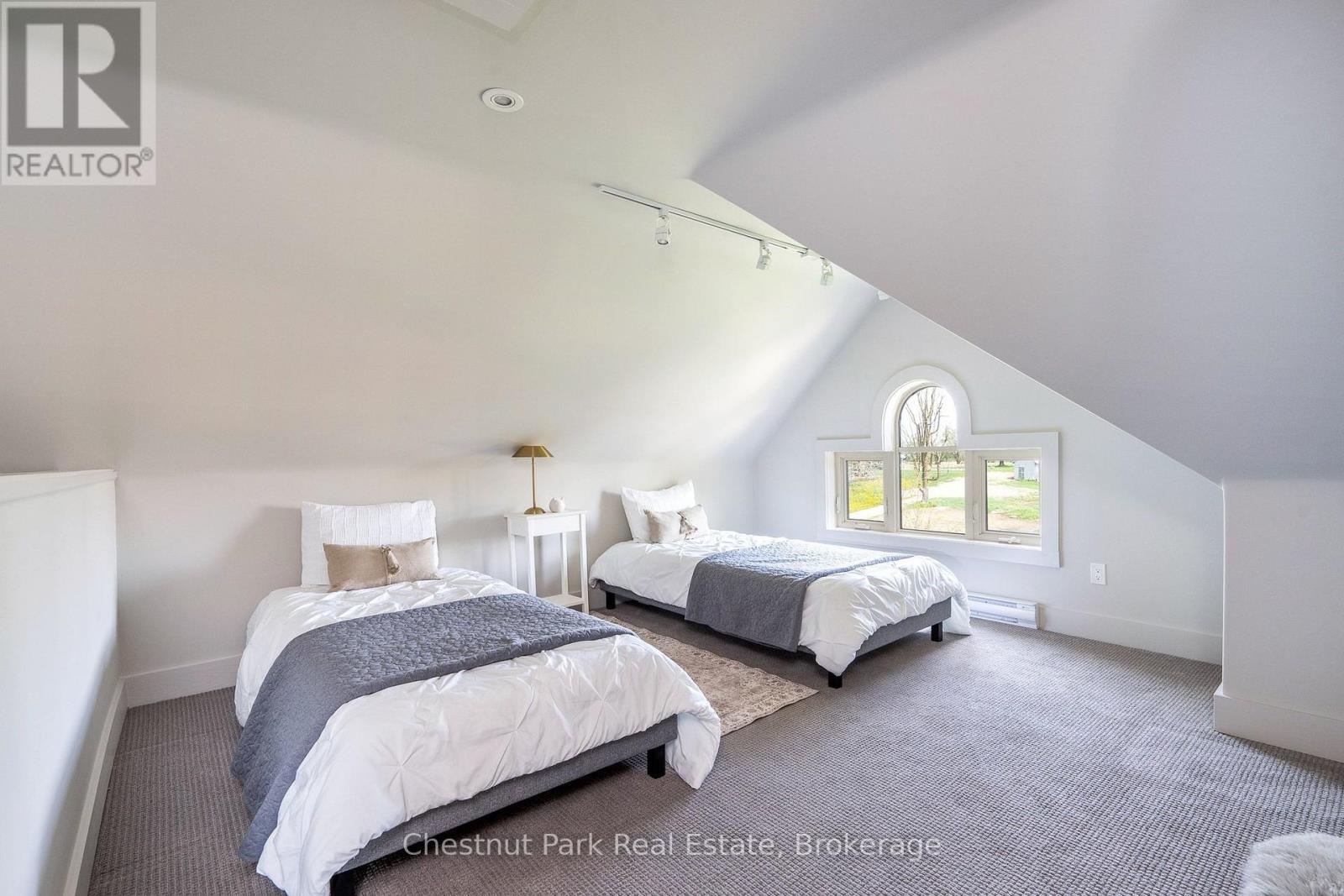 758510 2Nd Line E, Mulmur, ON - Indoor Photo Showing Bedroom