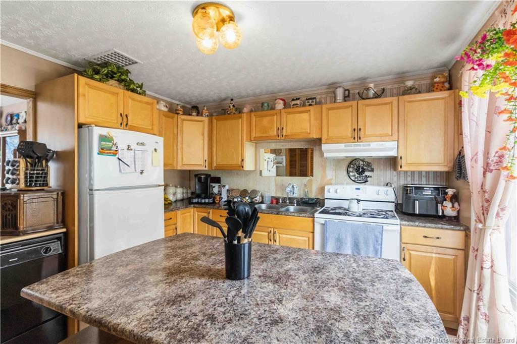 642 Maclaren Ave, Fredericton, NB