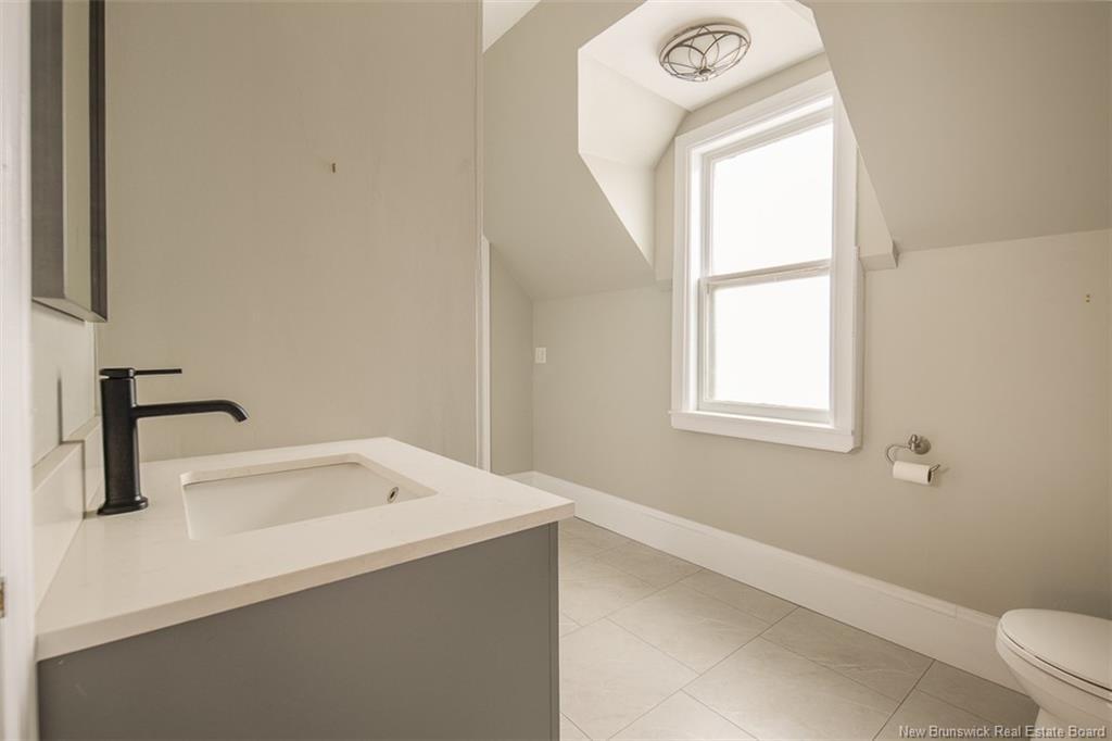 332 Saunders St, Fredericton, NB