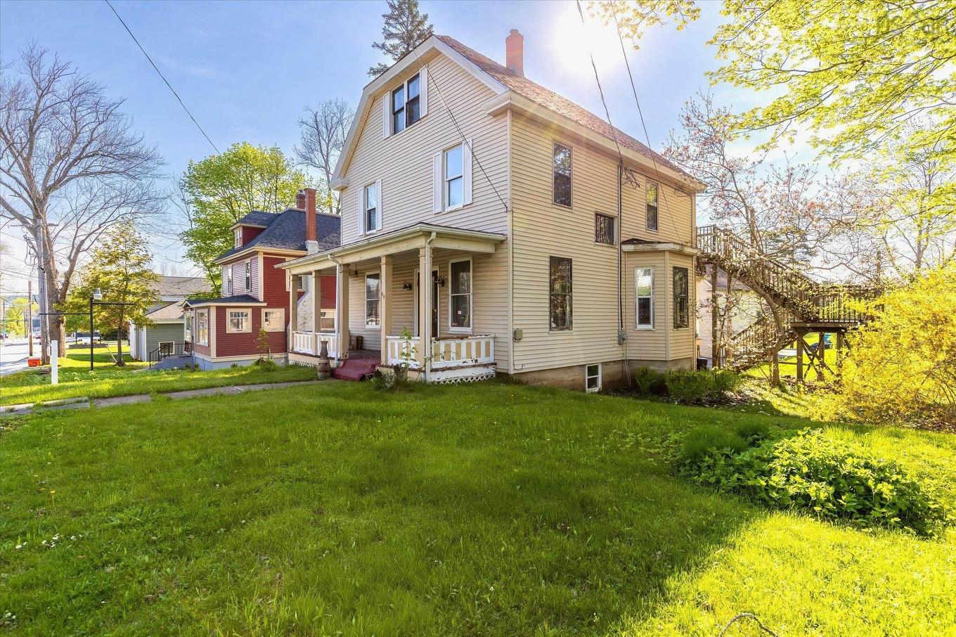 99 Dufferin Street, Bridgewater, NS