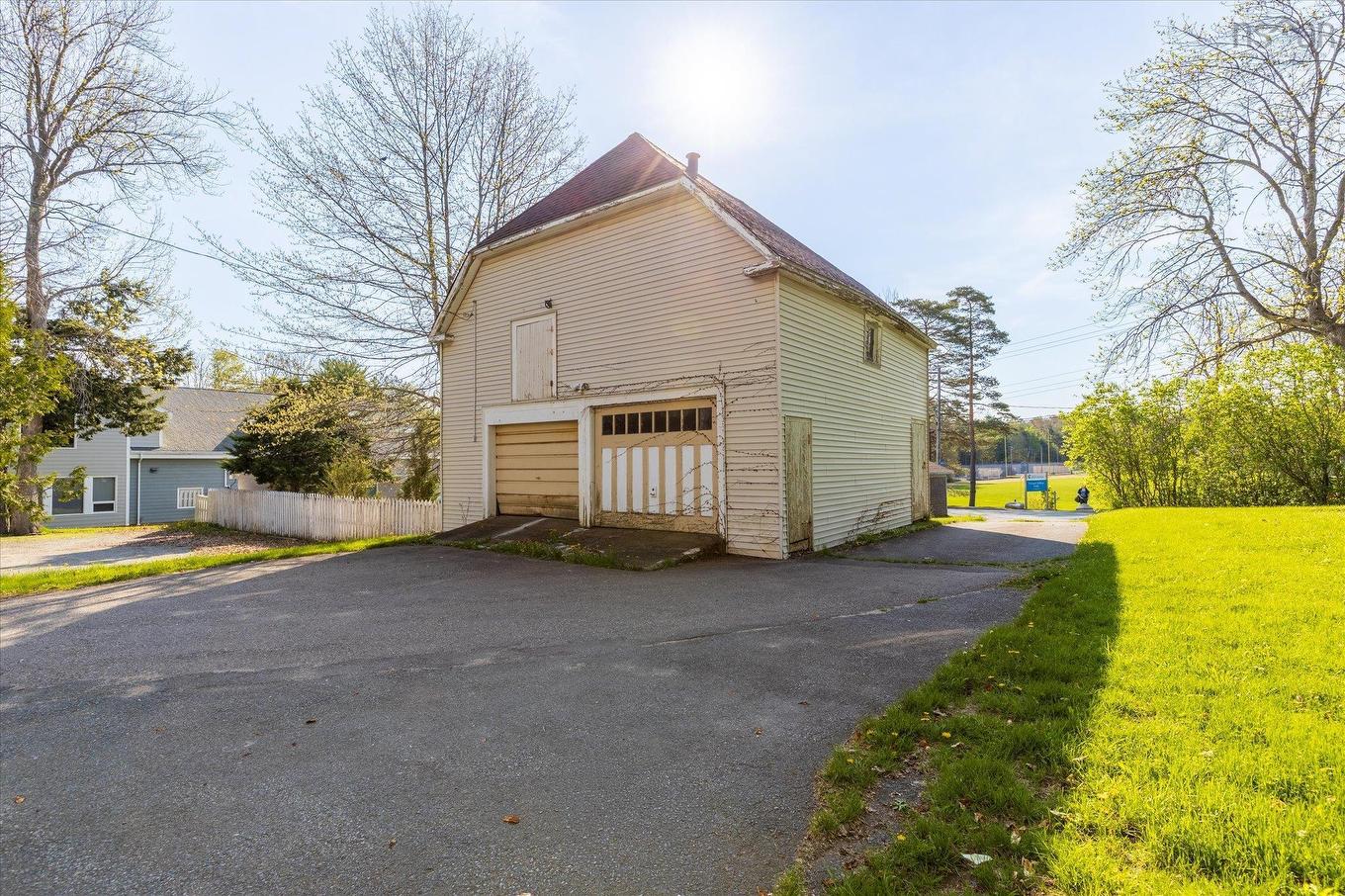 99 Dufferin Street, Bridgewater, NS
