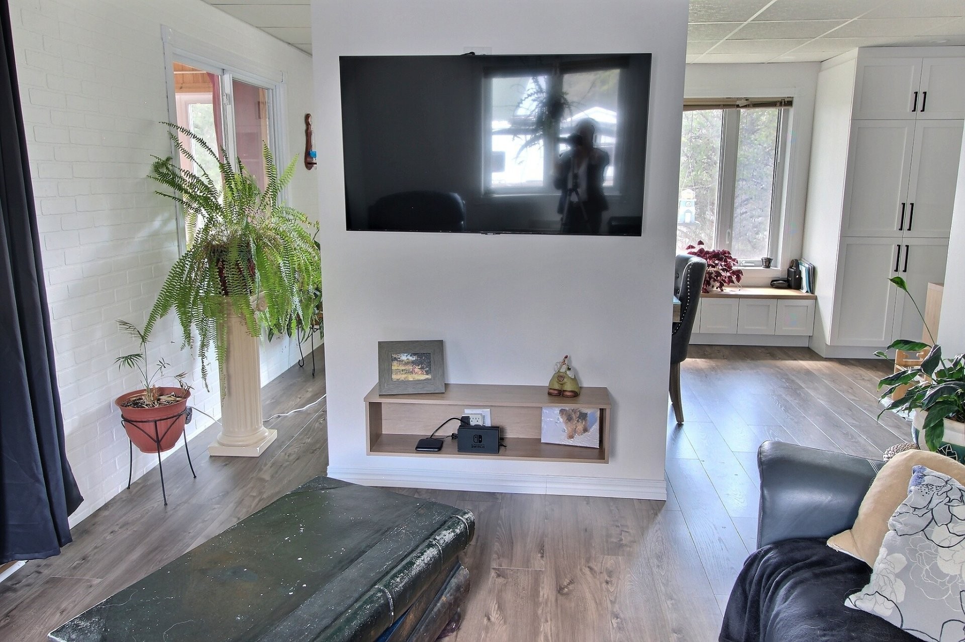 Salon - 10282 Ch. Du Vallon, Rouyn-Noranda, QC - Indoor