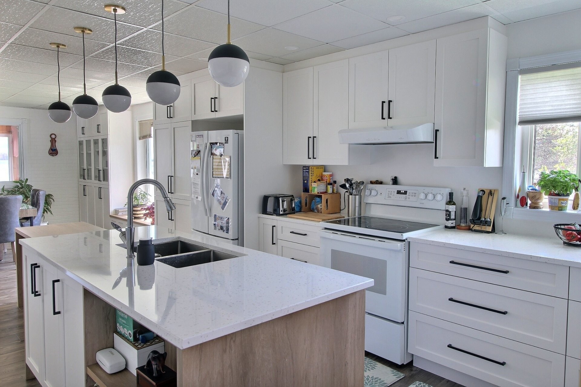 Cuisine - 10282 Ch. Du Vallon, Rouyn-Noranda, QC - Indoor Photo Showing Kitchen With Double Sink