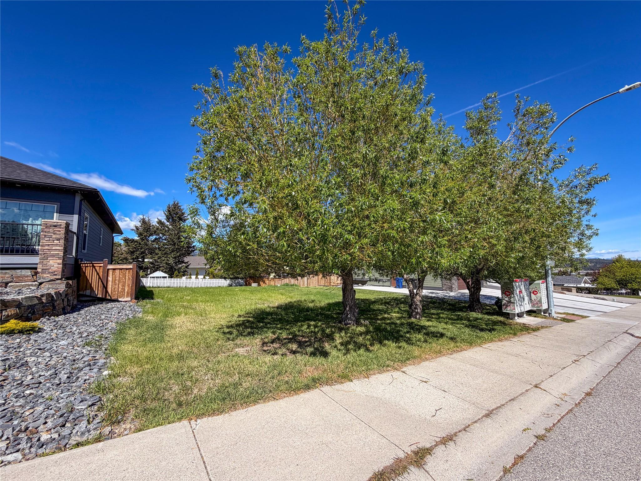1605 8Th Avenue, Cranbrook, BC - Outdoor