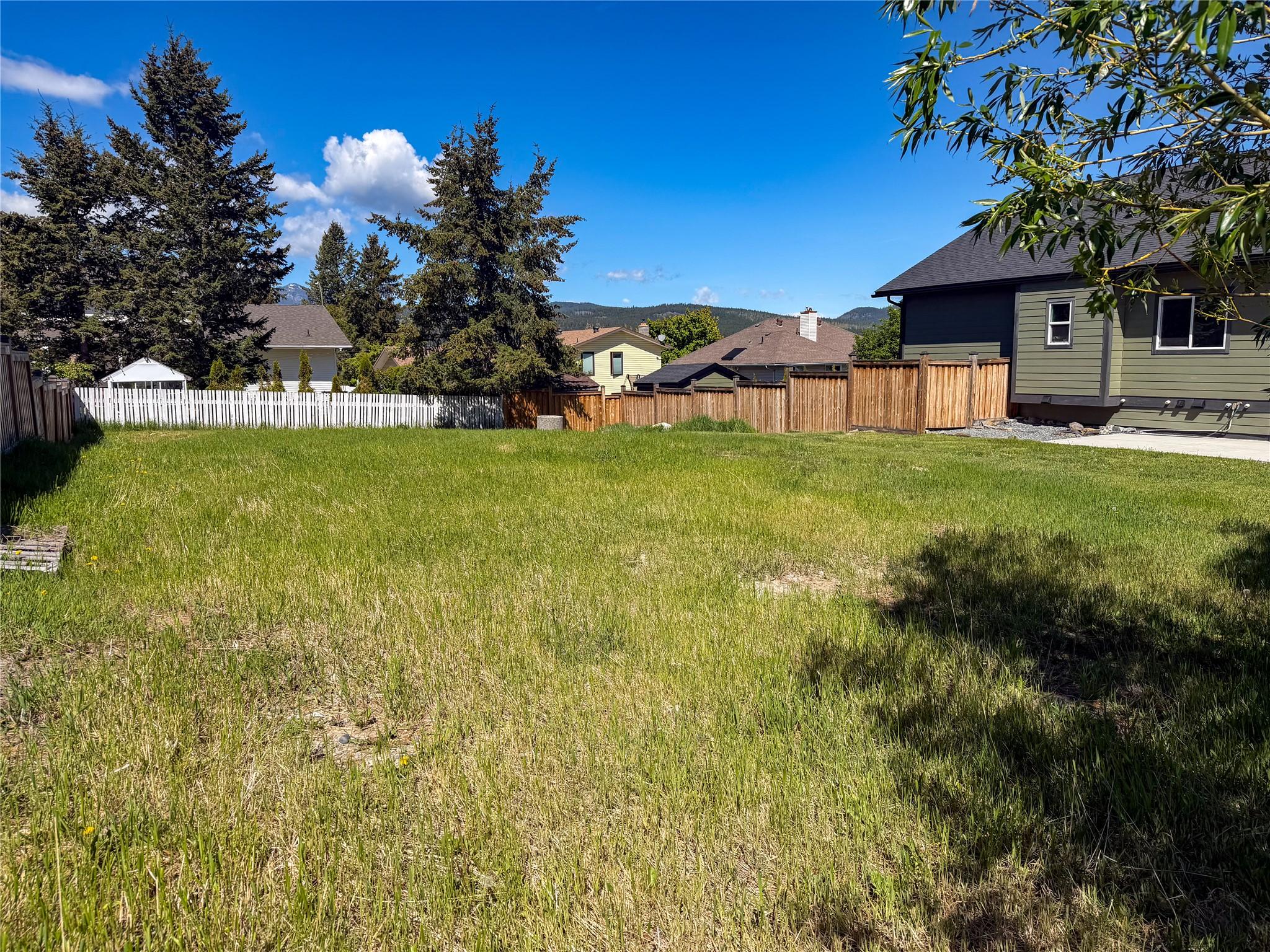 1605 8Th Avenue, Cranbrook, BC - Outdoor