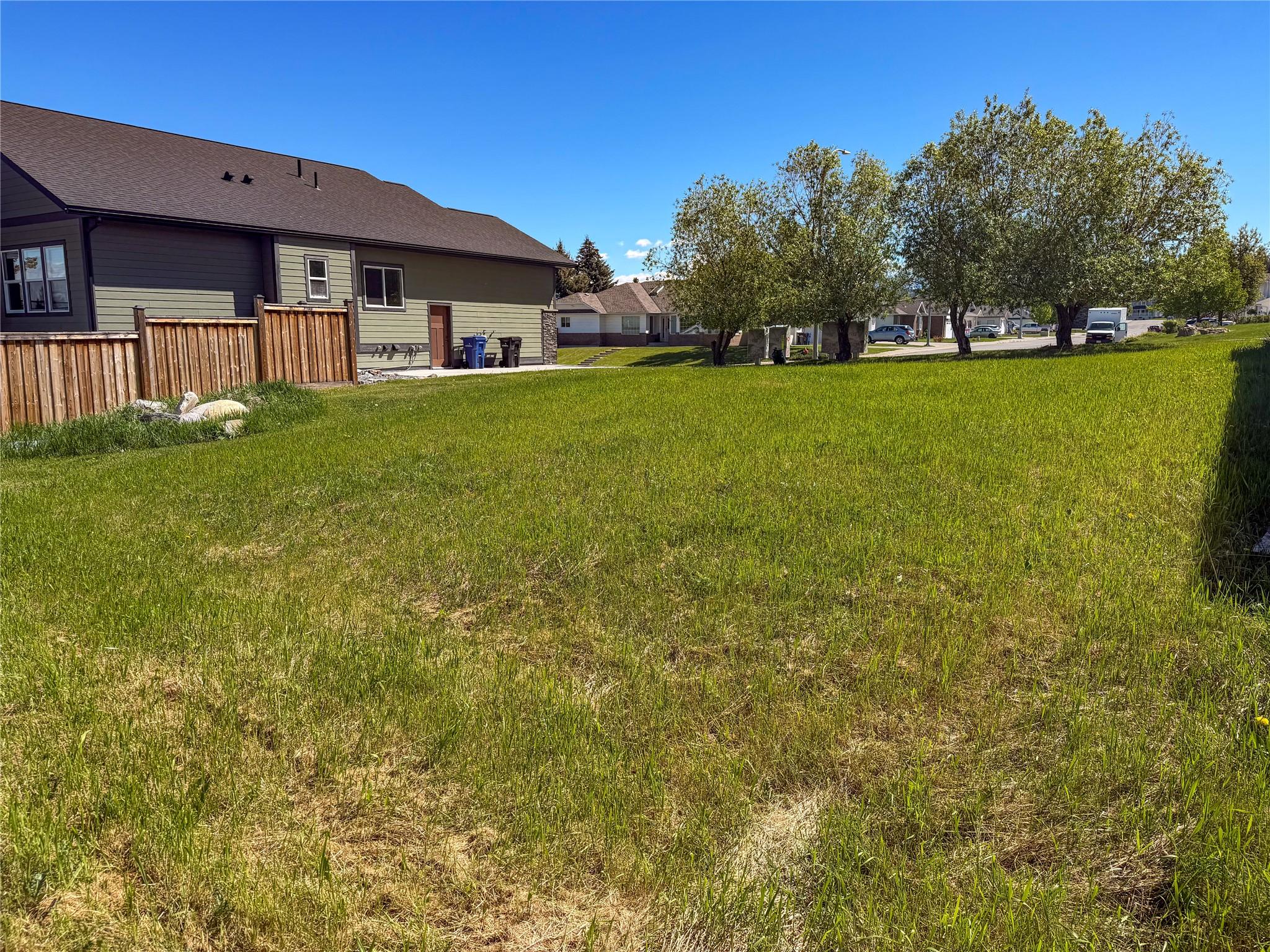 1605 8Th Avenue, Cranbrook, BC - Outdoor