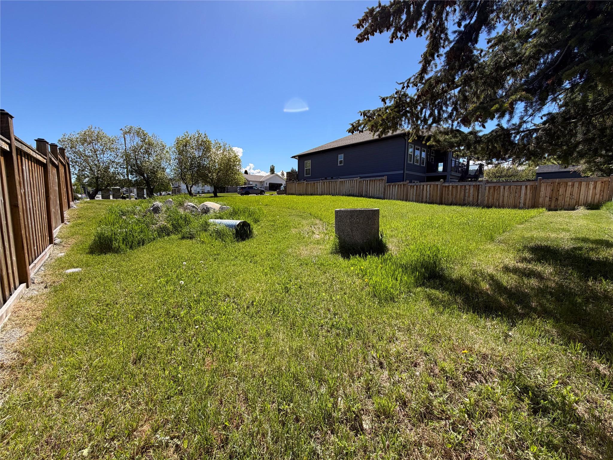 1605 8Th Avenue, Cranbrook, BC - Outdoor