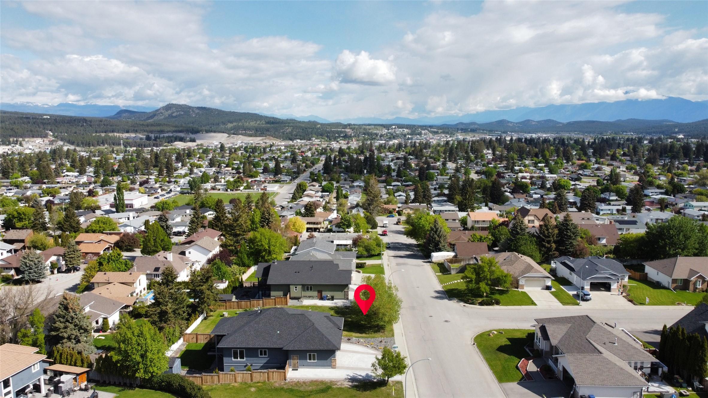 1605 8Th Avenue, Cranbrook, BC - Outdoor With View