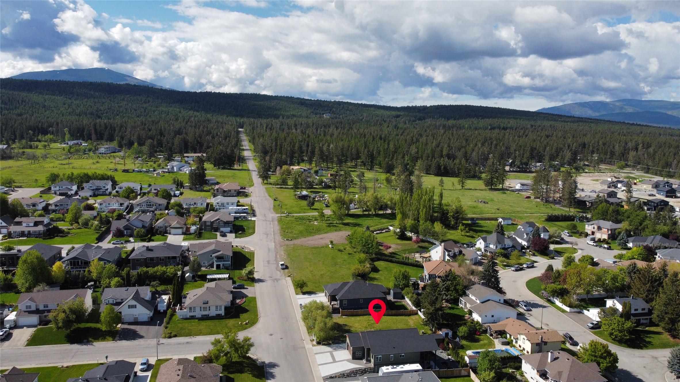 1605 8Th Avenue, Cranbrook, BC - Outdoor With View