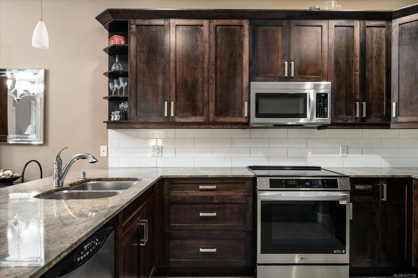 6196 Strathcona Pl, Nanaimo, BC