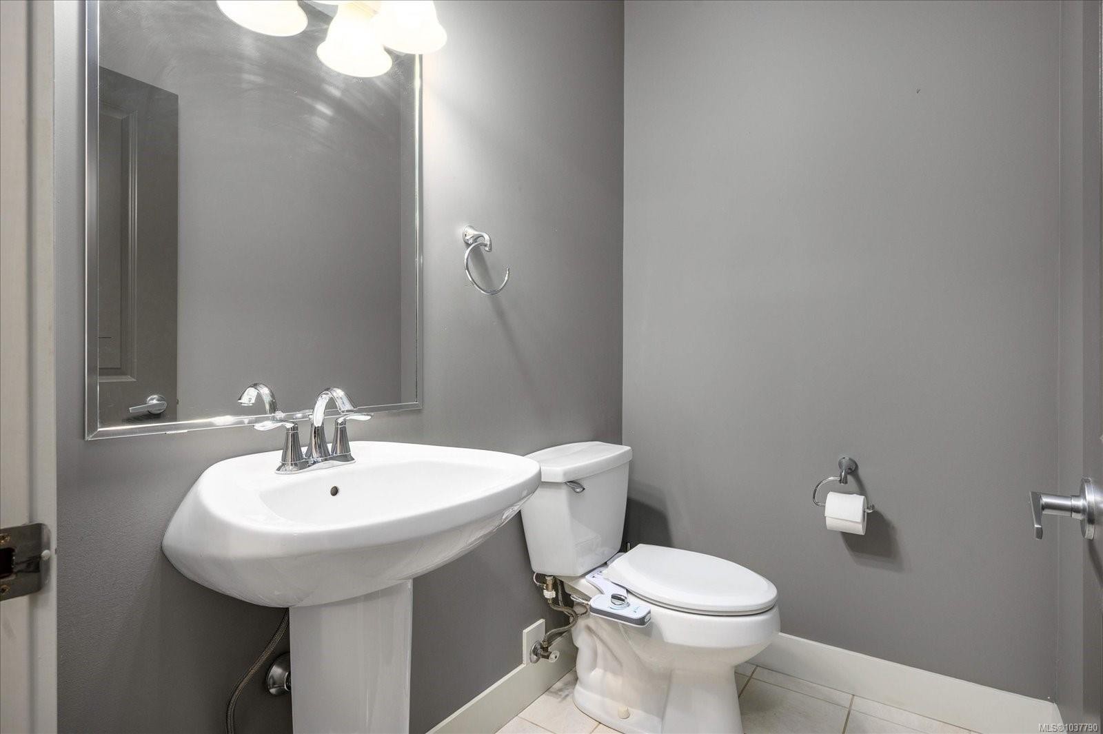 6196 Strathcona Pl, Nanaimo, BC