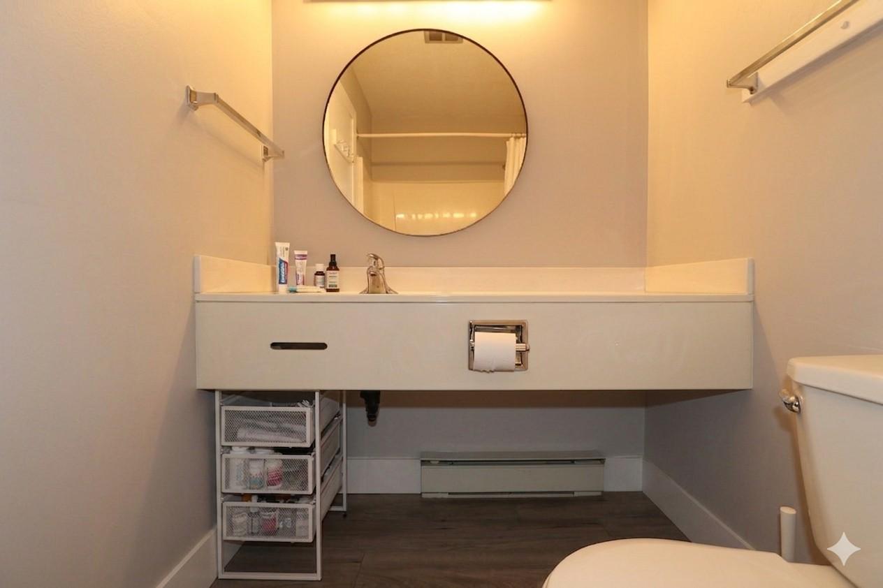 221-223-1051 Gerry Sorensen Way, Kimberley, BC - Indoor Photo Showing Bathroom