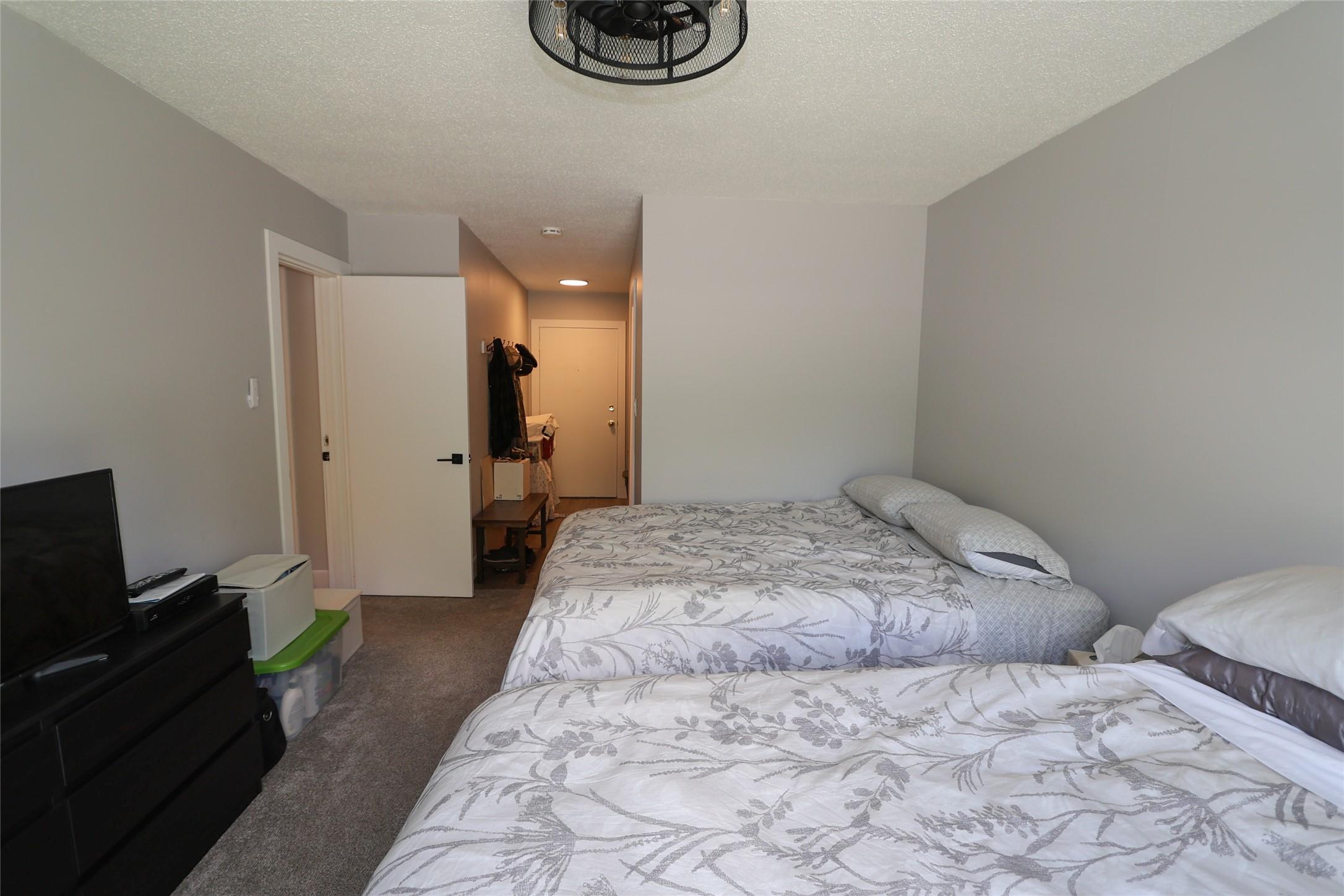 221-223-1051 Gerry Sorensen Way, Kimberley, BC - Indoor Photo Showing Bedroom