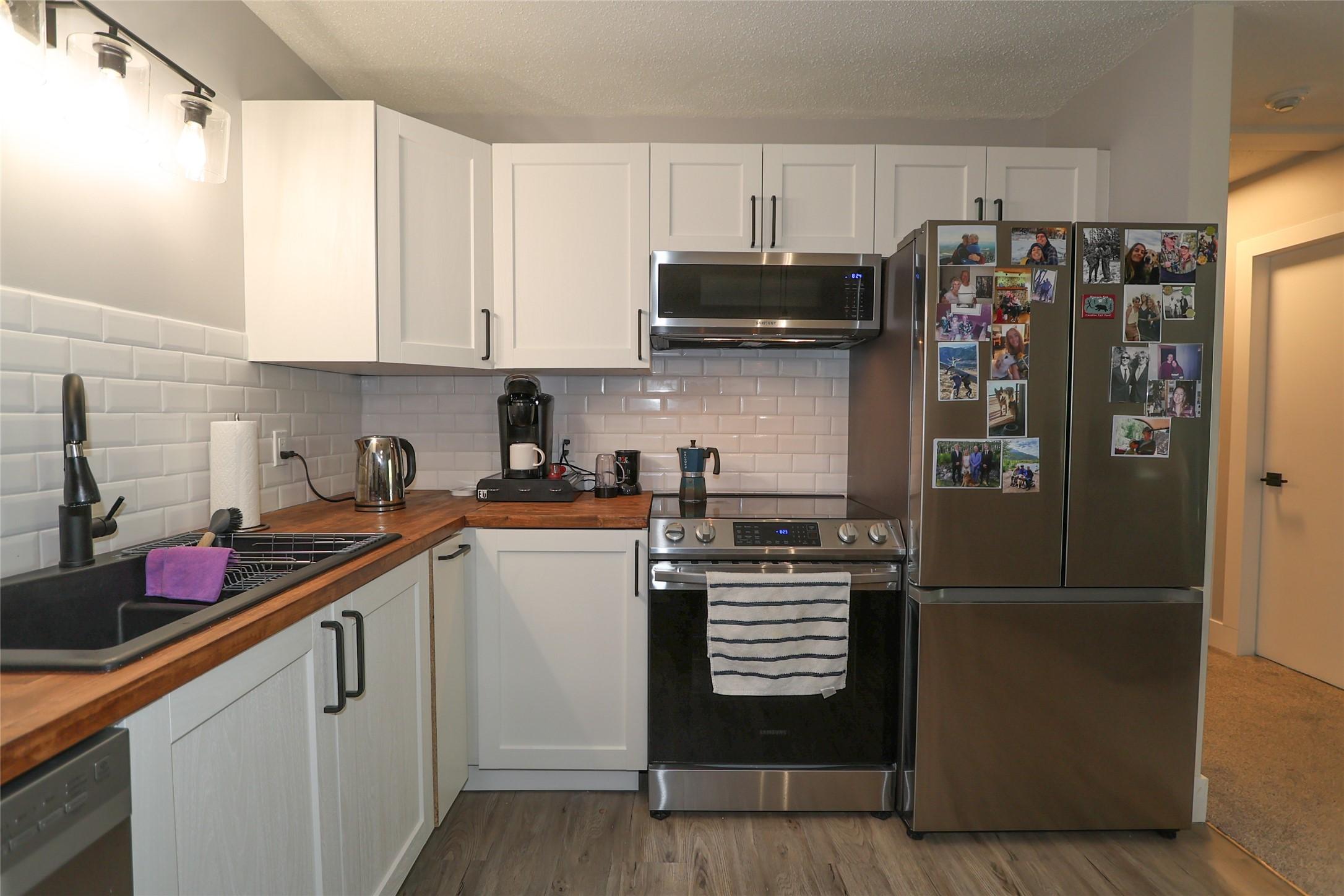 221-223-1051 Gerry Sorensen Way, Kimberley, BC - Indoor Photo Showing Kitchen