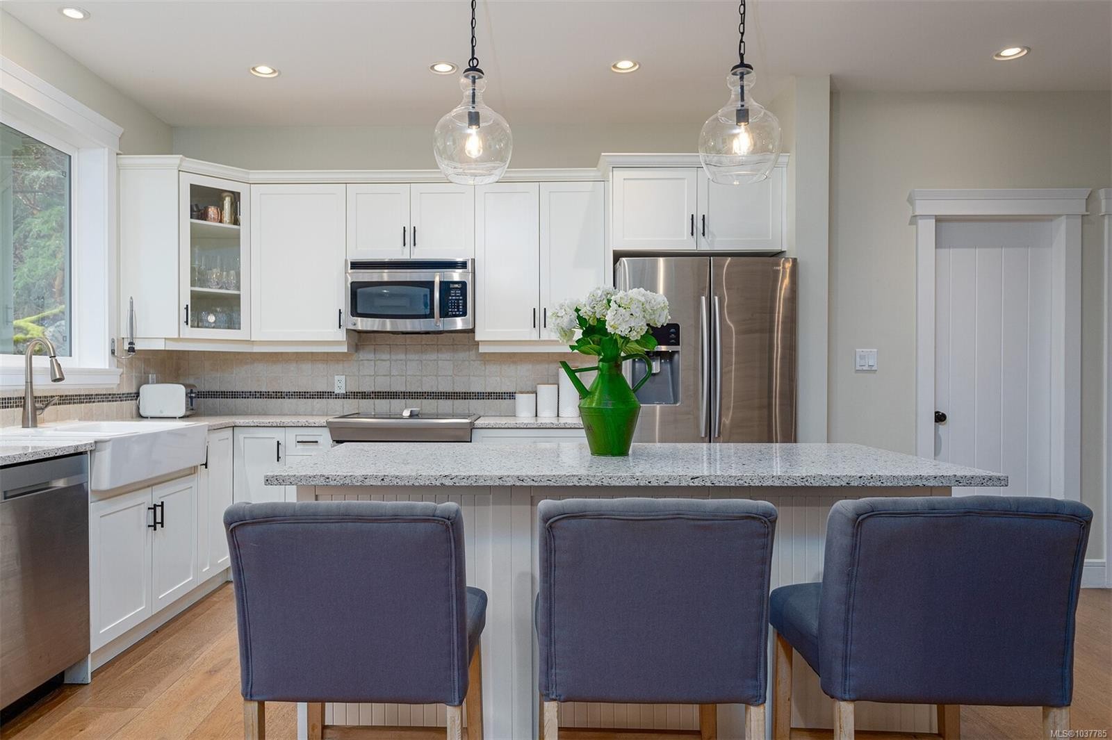 1622 Millstream Rd, Highlands, BC