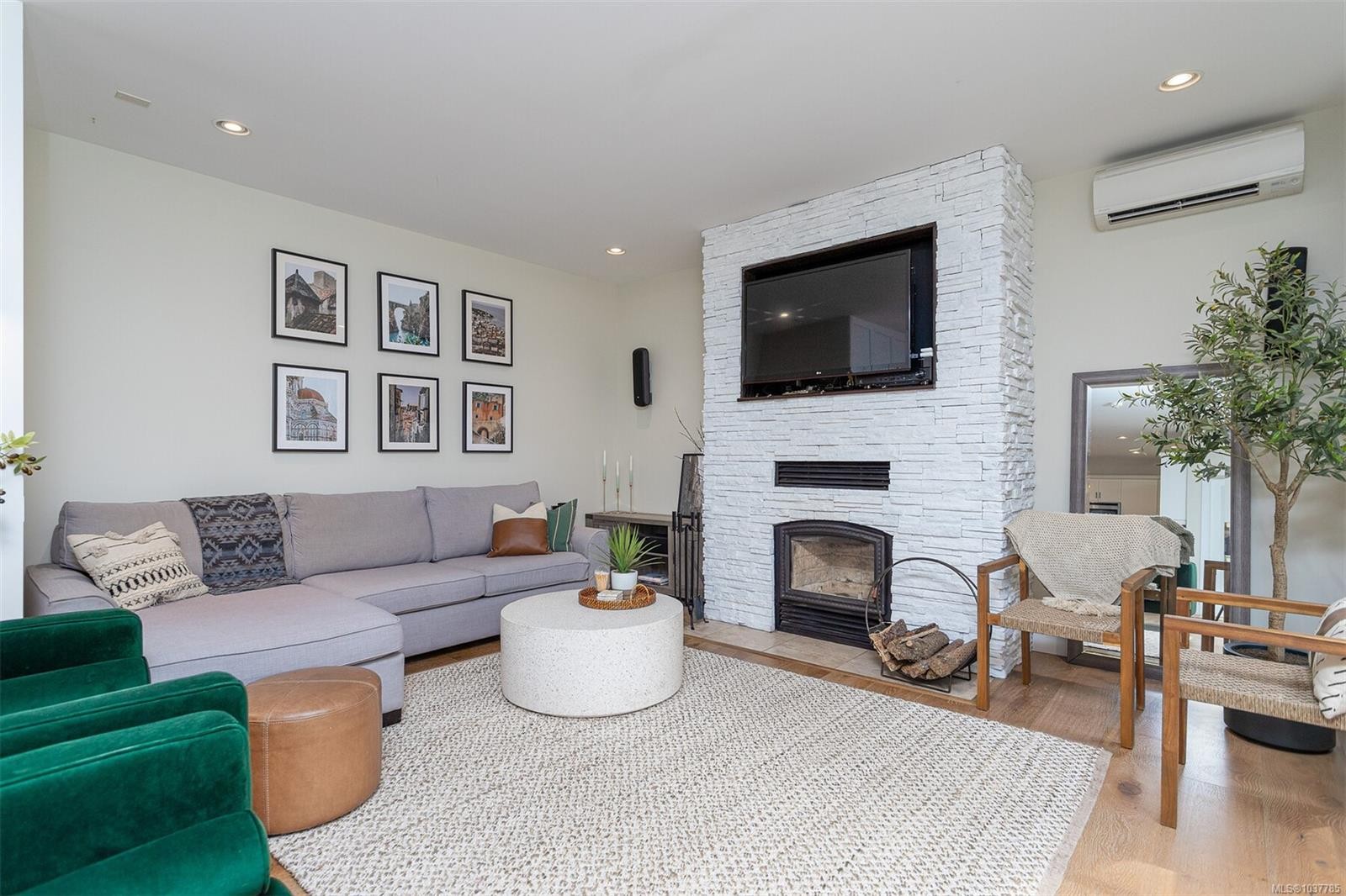 1622 Millstream Rd, Highlands, BC